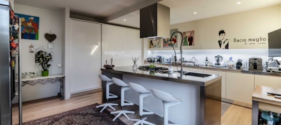 5 bedrooms House in Legnano, Italy No. 110340 16