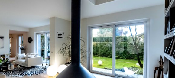 5 bedrooms House in Legnano, Italy No. 110340 2