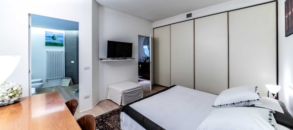 5 bedrooms House in Legnano, Italy No. 110340 48