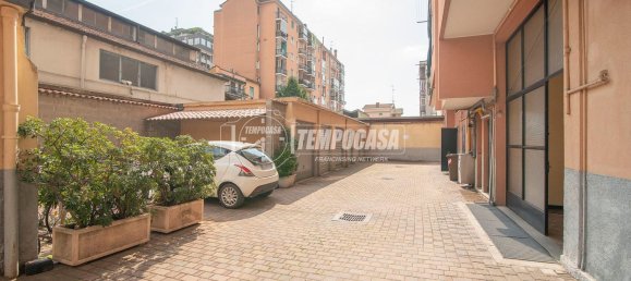 3-salle Appartement à Sesto San Giovanni, Italy No. 287646 40