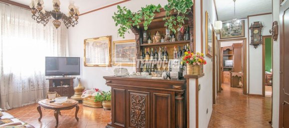 3-salle Appartement à Sesto San Giovanni, Italy No. 287646 5