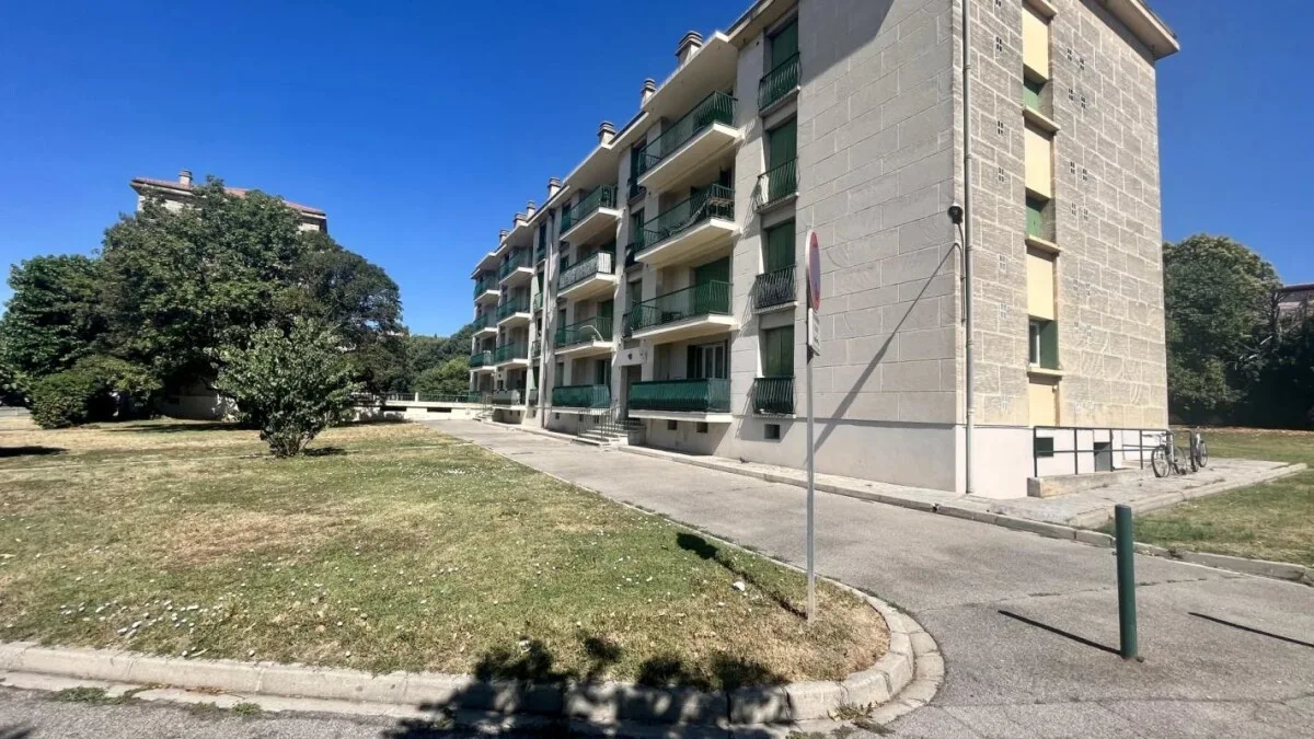 Studio in Aix-en-Provence, France No. 339613