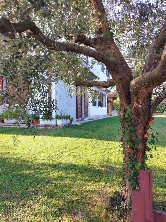 Villa de 10 dormitorios en Bussolengo, Italy No. 274017