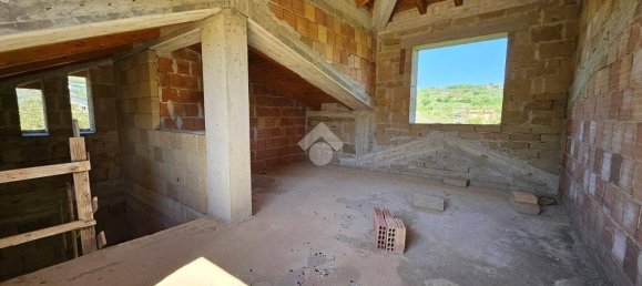 3 bedrooms Villa in Sant'Agata de' Goti, Italy No. 170202 3