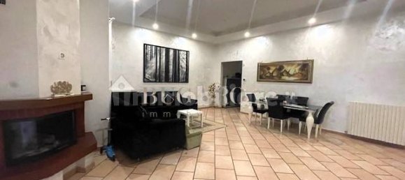 3 Schlafzimmer Wohnung in Monte San Vito, Italy, Nr. 224272 2