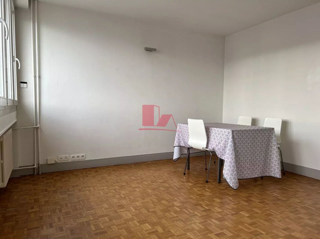 2 Schlafzimmer Wohnung in Viry-Chatillon, France, Nr. 167304