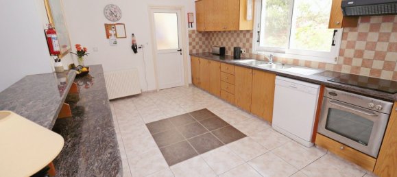 4 bedrooms Villa in Pegeia, Cyprus No. 23011 9