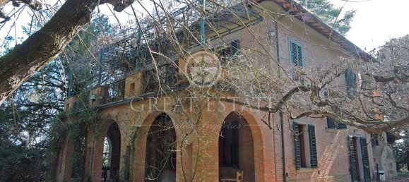 13 rooms House in Chiusi, Italy No. 237098 10