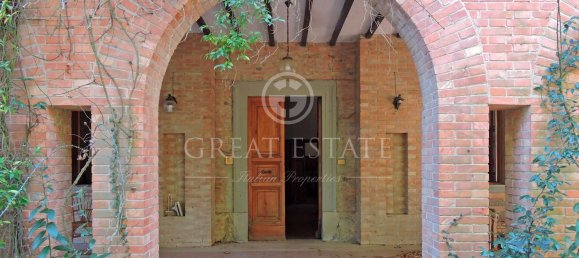 13 rooms House in Chiusi, Italy No. 237098 5