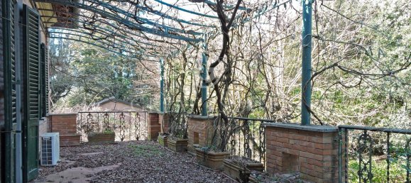 13 rooms House in Chiusi, Italy No. 237098 3