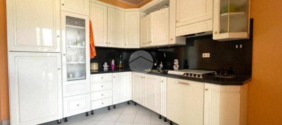 2 bedrooms Apartment in Terni, Italy No. 305782 4