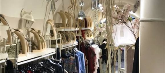 1 room Commercial property in Salerno, Italy No. 32633 3