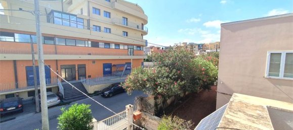 3 bedrooms Apartment in Syracuse, Italy No. 250264 3