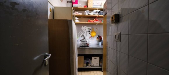 2-Zimmer Gewerbliche Immobilie in Asti, Italy, Nr. 101783 23