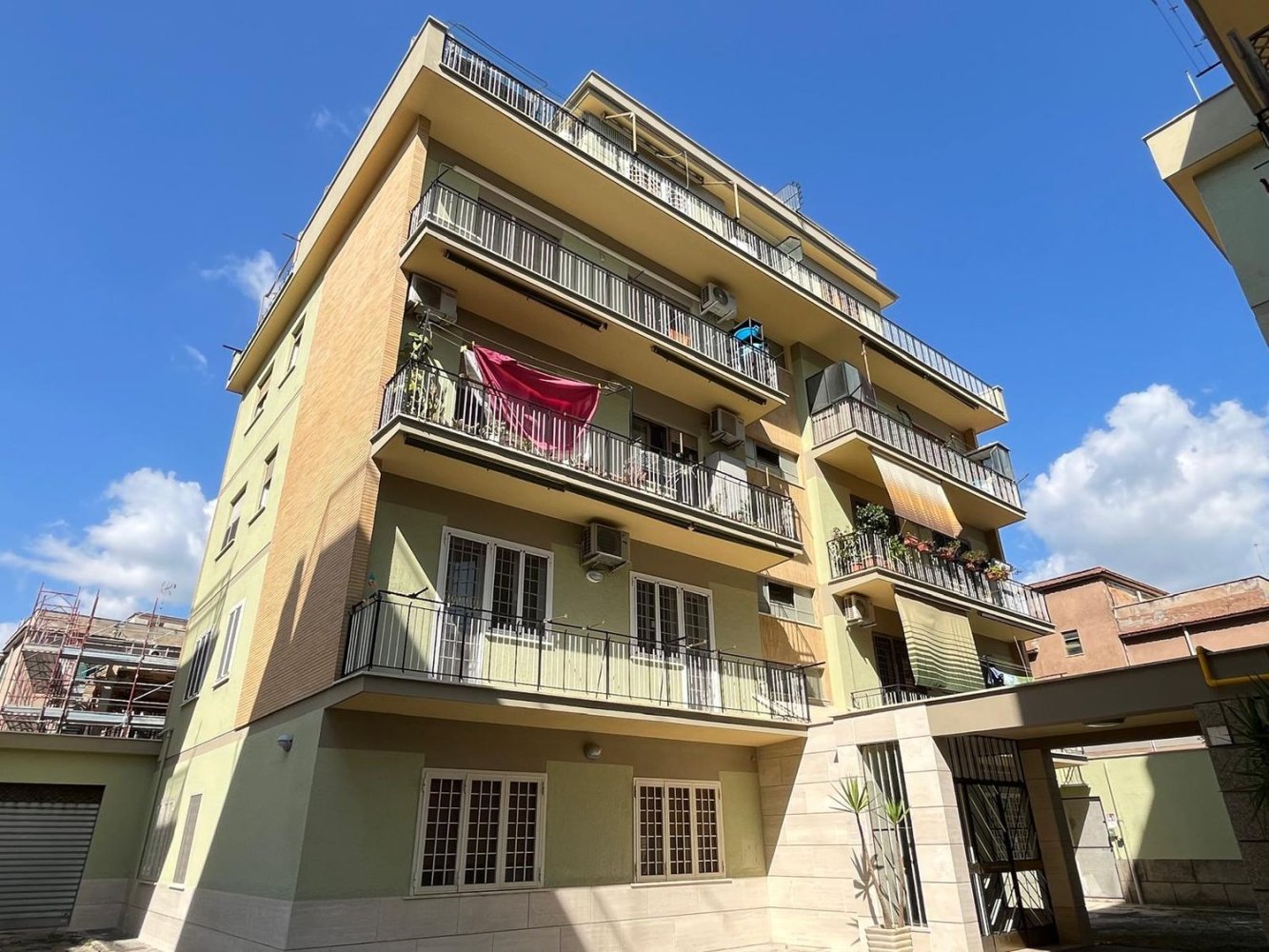 2 bedrooms Apartment in Rome, Italy No. 377715