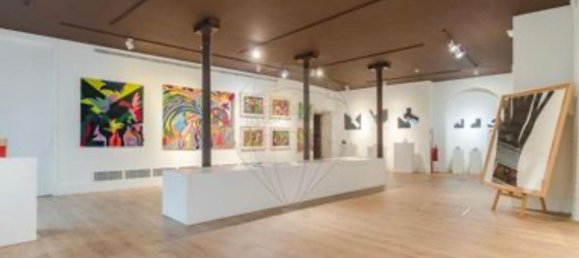 128m² Commercial property in Lisbon, Portugal No. 189872 8