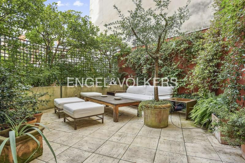 1 bedroom Apartment in Paris, France No. 135901