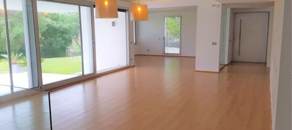 5 bedrooms House in Cadiz, Spain No. 29186 37