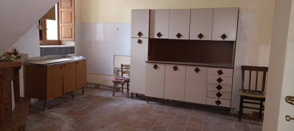 2 bedrooms House in Baranello, Italy No. 176946 5