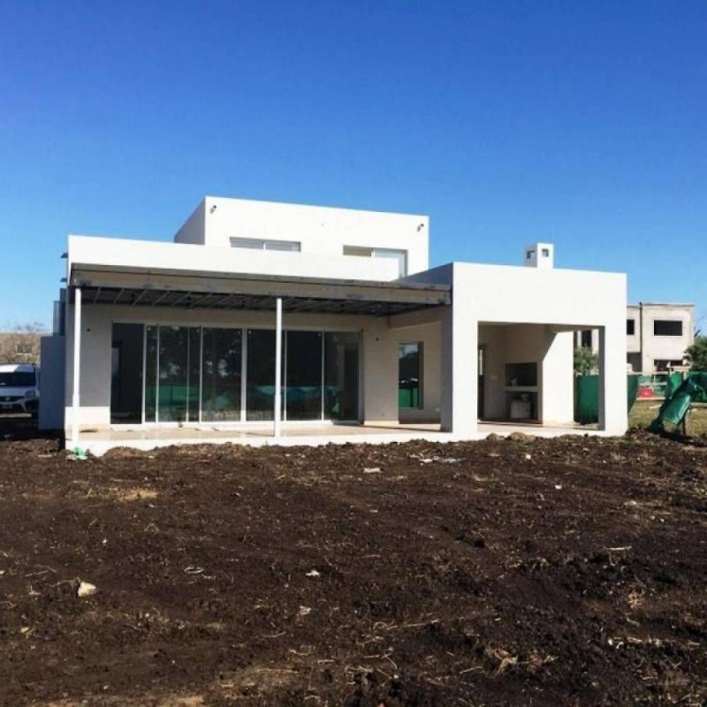 3 bedrooms House in Pilar, Argentina No. 52542