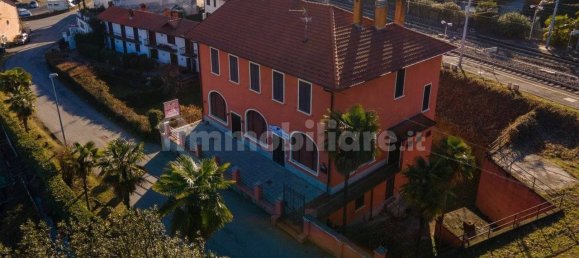 5 rooms Building in Meina, Italy No. 251333 3