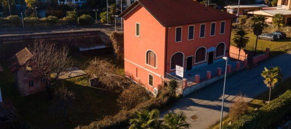 5 rooms Building in Meina, Italy No. 251333 2