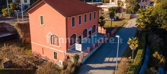 5 rooms Building in Meina, Italy No. 251333 10