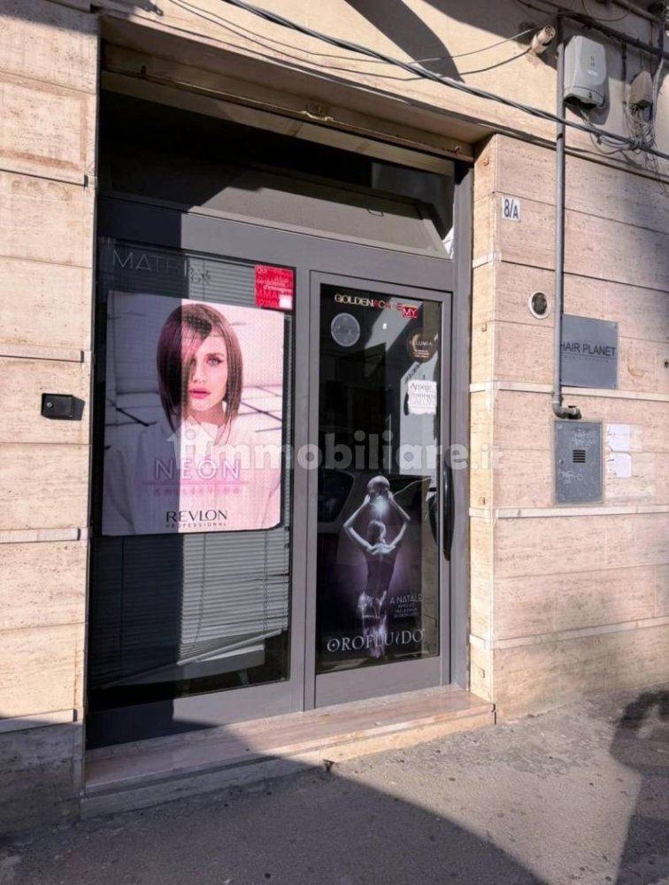 25m² Commercial property in Foggia, Italy No. 404003