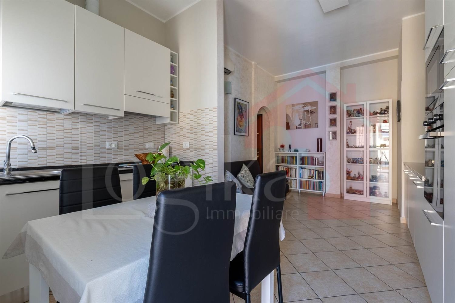 Квартира с 2 спальнями в Роццано, Италия № 360510