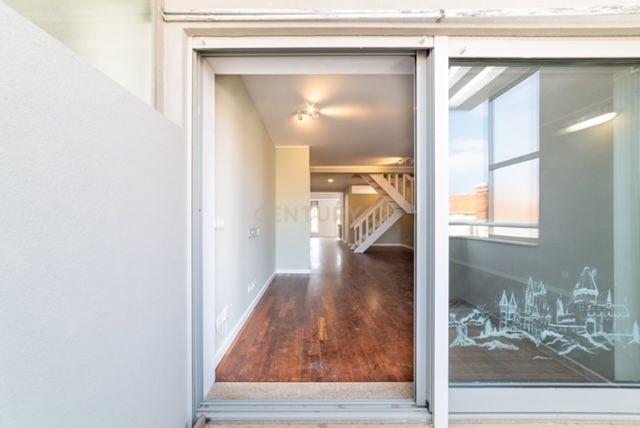 Квартира с 3 спальнями в Порту, Португалия № 348851