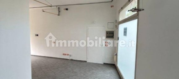 2 rooms Commercial property in Ferrara, Italy No. 343348 8