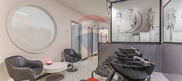 Escritório em Bari, Italy 153 m² N.º 41909 12