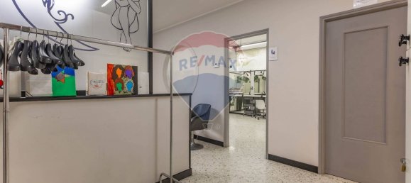 Escritório em Bari, Italy 153 m² N.º 41909 9