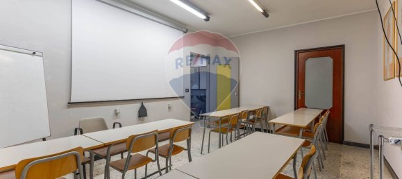 Escritório em Bari, Italy 153 m² N.º 41909 14