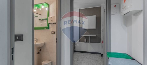 Escritório em Bari, Italy 153 m² N.º 41909 29