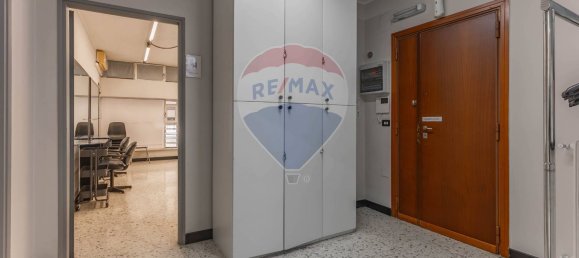 Escritório em Bari, Italy 153 m² N.º 41909 7