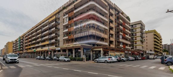 Escritório em Bari, Italy 153 m² N.º 41909 4