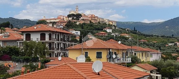 3 rooms Apartment in Diano Castello, Italy No. 146095 8