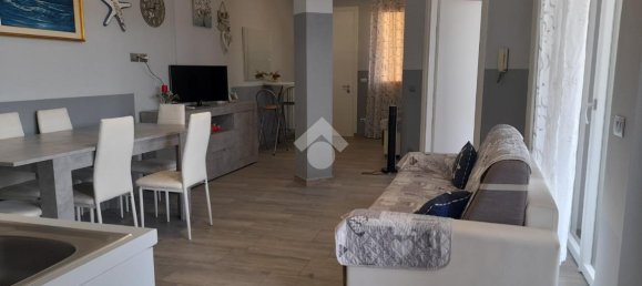 3 rooms Apartment in Diano Castello, Italy No. 146095 9