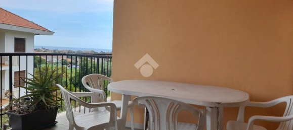 3 rooms Apartment in Diano Castello, Italy No. 146095 3