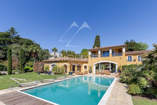8 bedrooms Villa in Antibes, France No. 247297