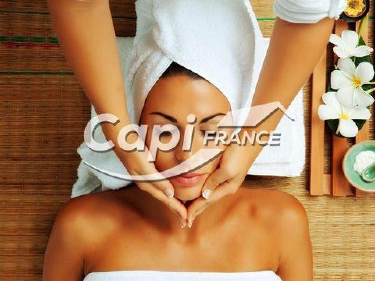 65m² Office in Nantes, France No. 19099