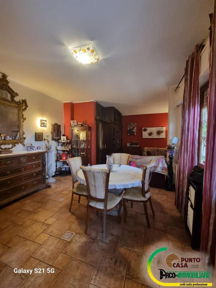 6-salle Appartement à Palermo, Italy No. 166027