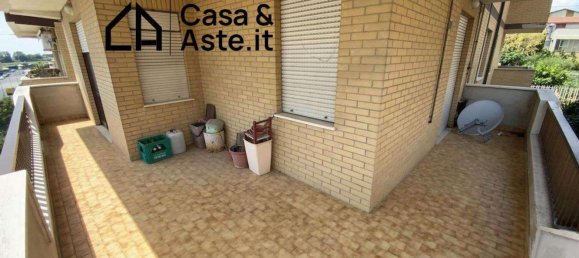 7 rooms Apartment in Porto Sant'Elpidio, Italy No. 97250 4