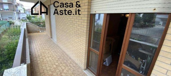 7 rooms Apartment in Porto Sant'Elpidio, Italy No. 97250 3