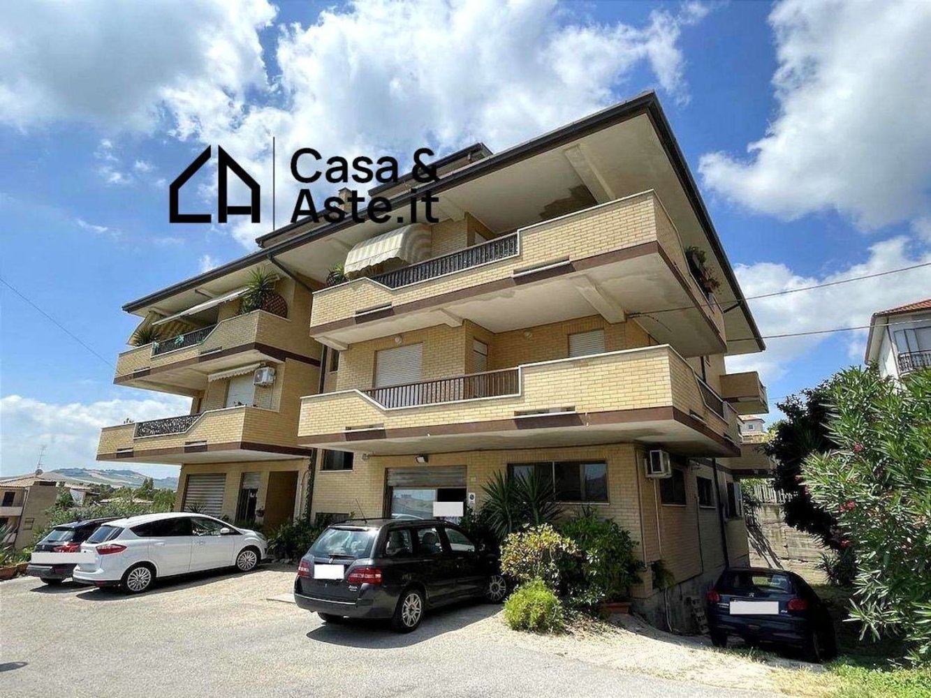 7 rooms Apartment in Porto Sant'Elpidio, Italy No. 97250