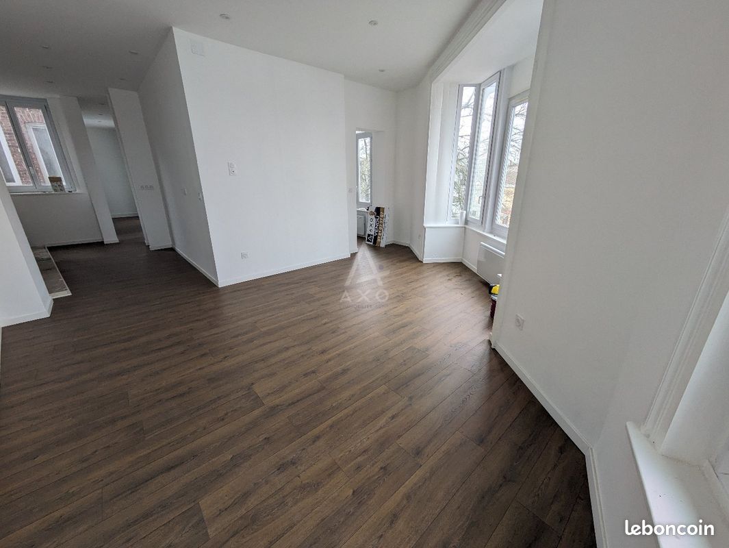 2 bedrooms Apartment in Lille, France No. 73999