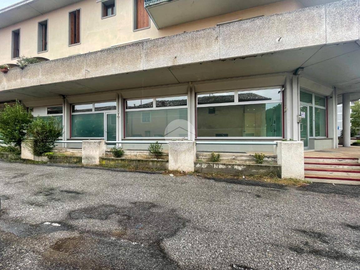 1-Zimmer Gewerbliche Immobilie in Calcinato, Italy, Nr. 384219