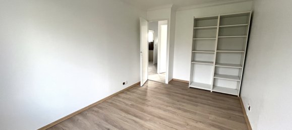 3 Schlafzimmer Haus in Checy, France, Nr. 47563 5