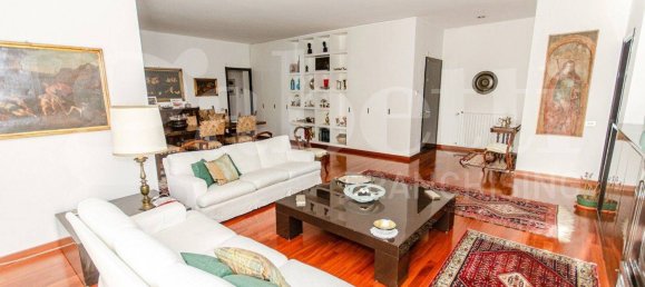 3 bedrooms Apartment in Milan, Italy No. 316362 4